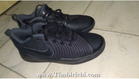 nike negros originales